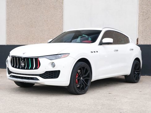 Used 2017 Maserati Levante S AWD/4WD image 5