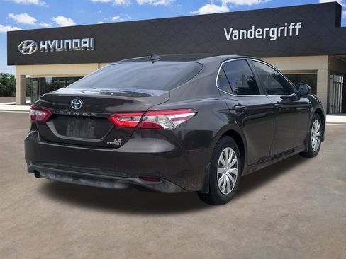 Used 2020 Toyota Camry LE FWD image 14
