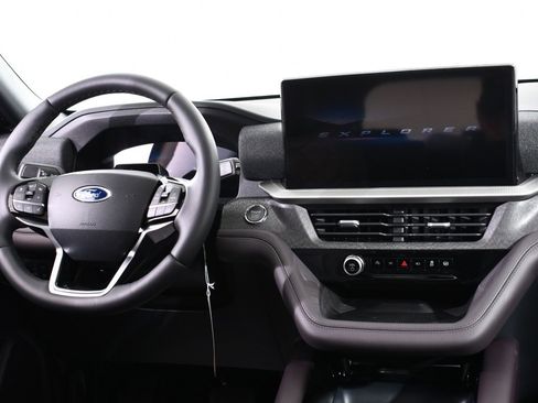 New 2026 Ford Explorer Platinum w/ LUX Leather Package image 8