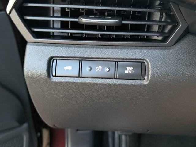 Used 2025 Nissan Altima 2.5 SV FWD image 11