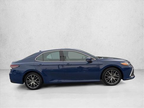 Used 2024 Toyota Camry XLE FWD image 4