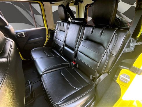 Used 2023 Jeep Wrangler Sahara w/ Cold Weather Group image 26