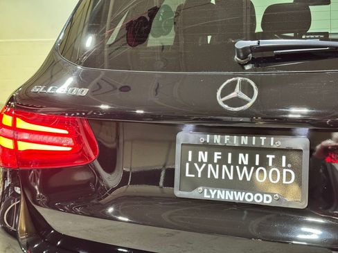 Used 2019 Mercedes-Benz GLC 300 4MATIC image 29