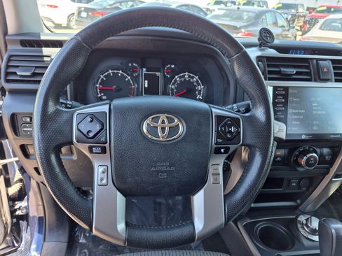 Used 2020 Toyota 4Runner SR5 AWD/4WD image 9