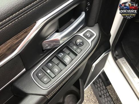 Used 2021 RAM 3500 Laramie AWD/4WD image 11