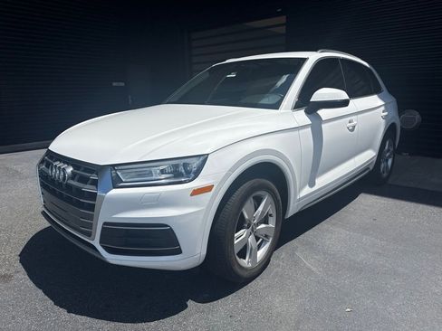 Used 2019 Audi Q5 2.0T Premium w/ Convenience Package AWD/4WD image 1