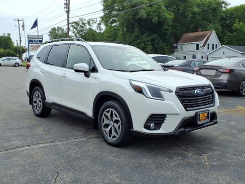 Certified 2023 Subaru Forester Premium AWD/4WD image 3