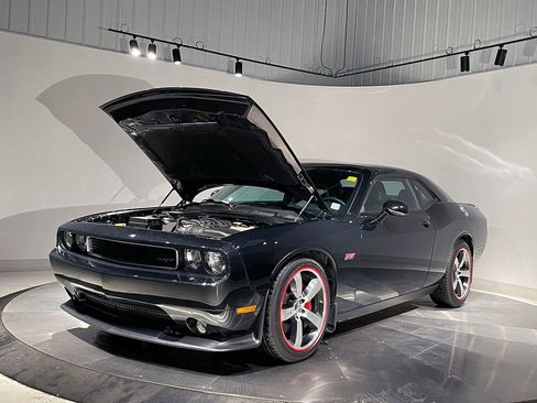 Used 2013 Dodge Challenger SRT8 w/ Harman Kardon Audio Group RWD image 25