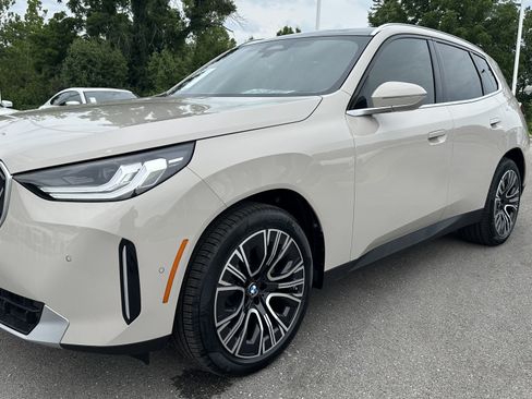 Used 2025 BMW X3 xDrive30i w/ Convenience Package AWD/4WD image 5
