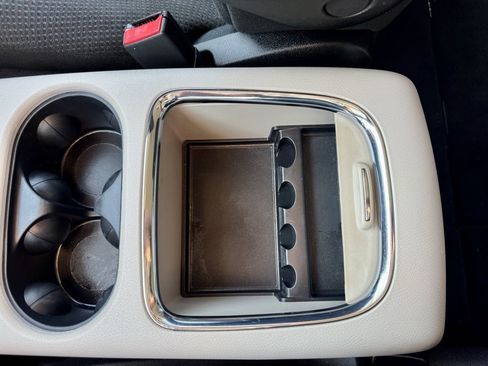 Used 2015 Dodge Grand Caravan SXT w/ UConnect Hands-Free Group image 31