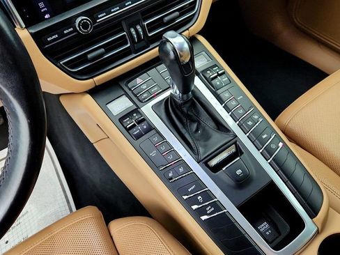 Used 2020 Porsche Macan w/ Premium Package Plus AWD/4WD image 15