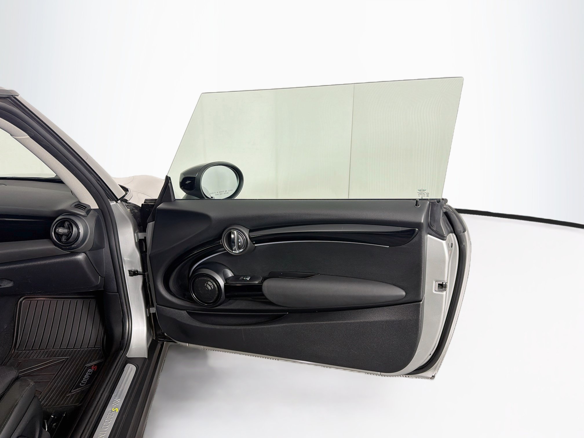 Used 2024 MINI Cooper SE FWD image 29