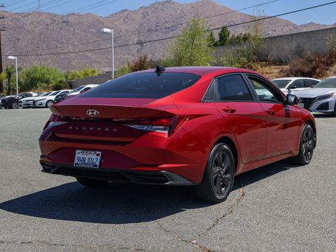 Used 2023 Hyundai Elantra SEL FWD image 4