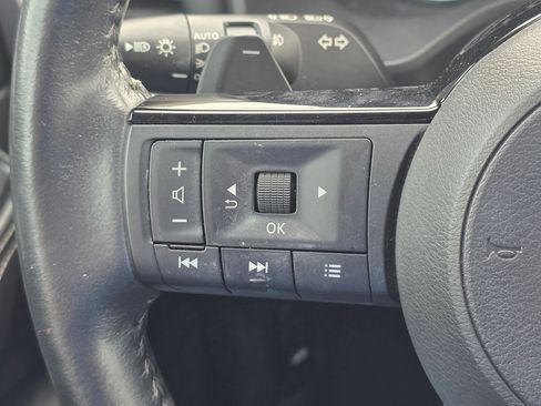 Used 2021 Nissan Rogue SL image 18