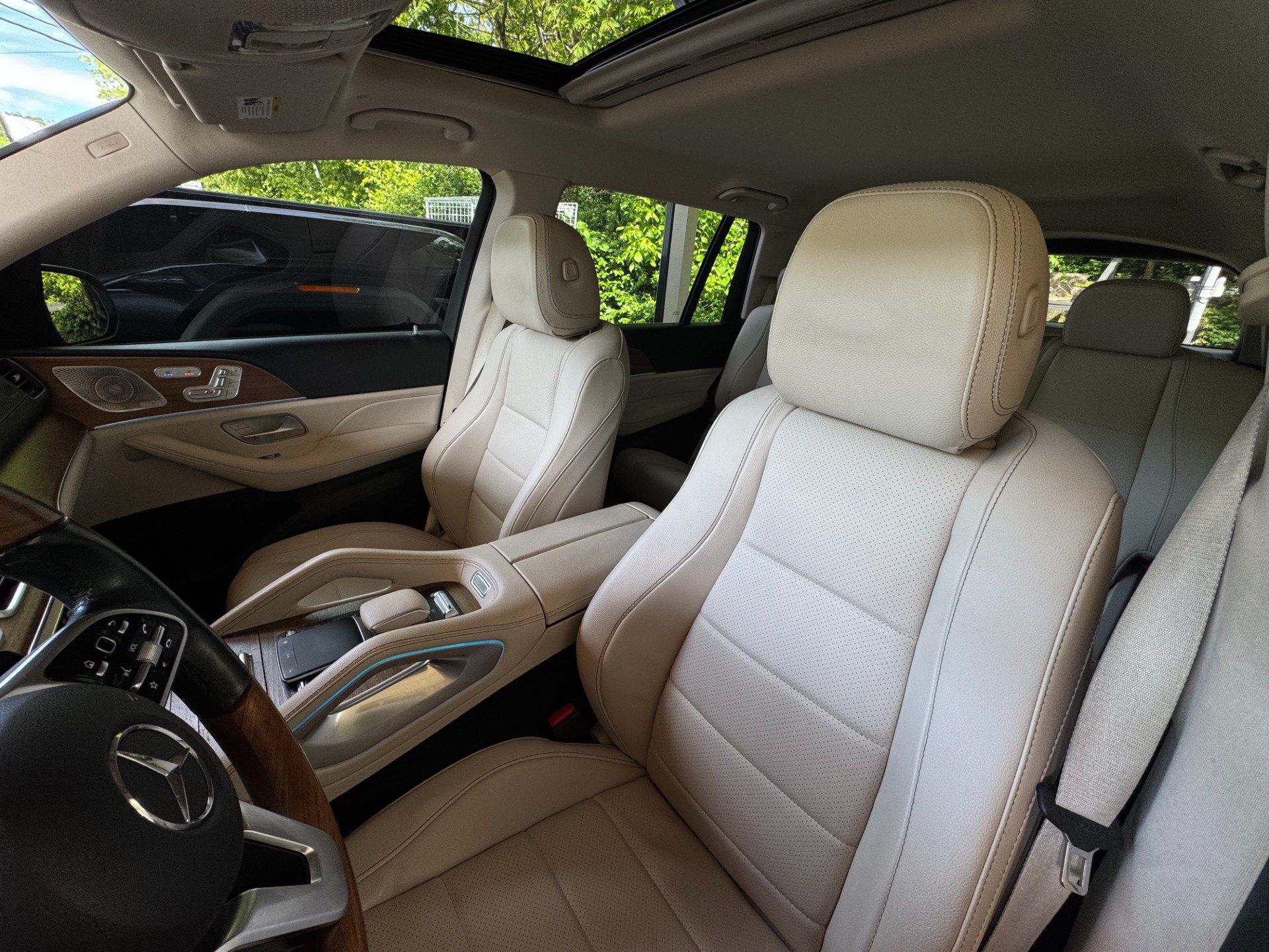 Used 2022 Mercedes-Benz GLS 450 4MATIC image 11