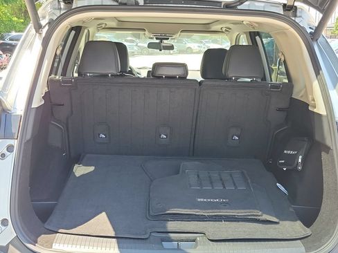 Used 2023 Nissan Rogue SV w/ SV Premium B Package AWD/4WD image 8