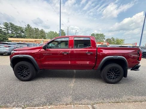 Used 2025 Chevrolet Colorado Trail Boss AWD/4WD image 4