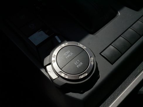 Certified 2024 Toyota Tacoma SR5 AWD/4WD image 28