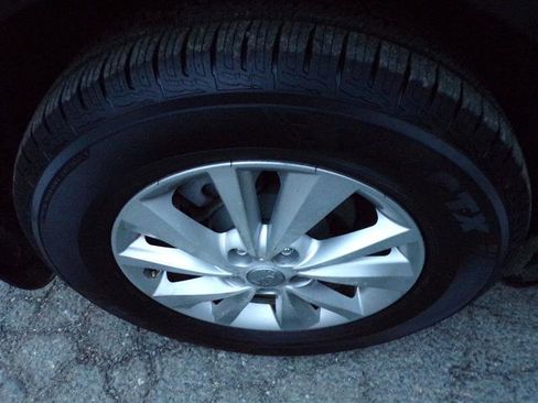 Used 2015 Kia Sedona LX image 37