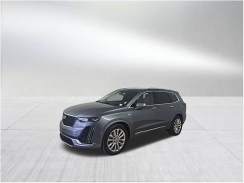 Used 2020 Cadillac XT6 Premium Luxury image 2