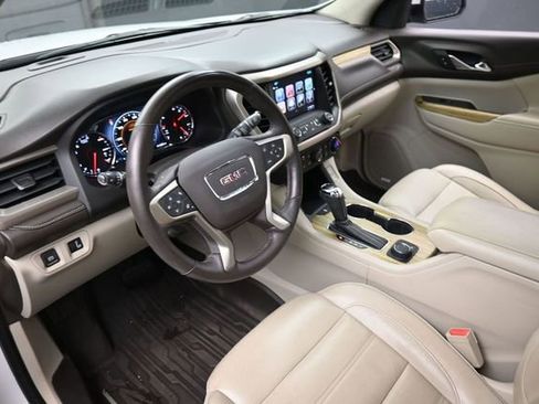 Used 2019 GMC Acadia Denali w/ Technology Package FWD image 18