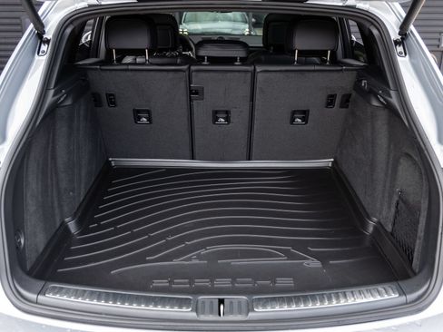 Certified 2026 Porsche Macan AWD/4WD image 38