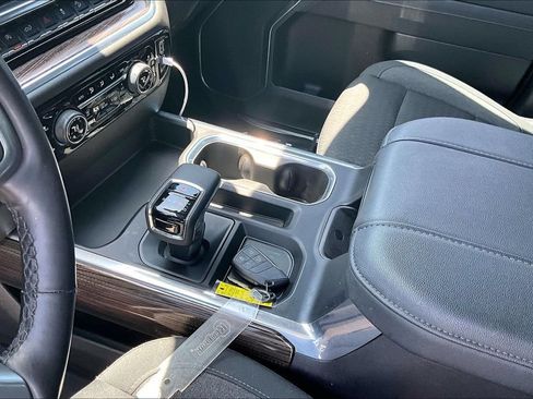 Used 2025 Chevrolet Silverado 1500 RST AWD/4WD image 14
