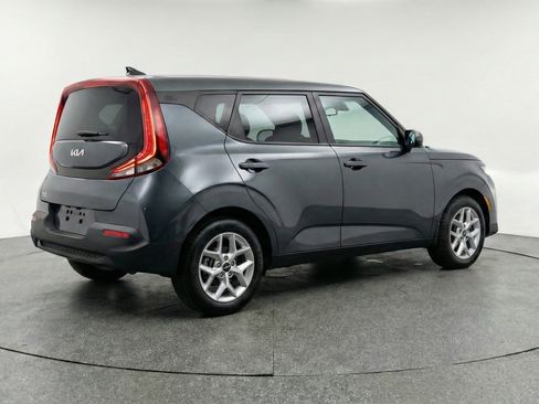 Used 2025 Kia Soul LX w/ LX Technology Package image 9