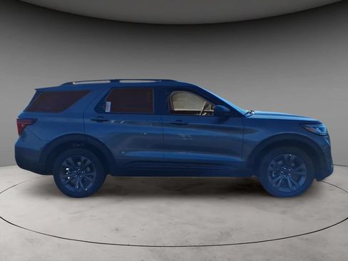 New 2026 Ford Explorer Active w/ Active Comfort Package AWD/4WD image 9