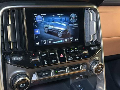 Certified 2024 Lexus LX 600 4WD w/ Premium Package image 34