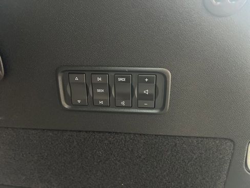 Used 2009 GMC Acadia SLT w/ Technology Package image 15