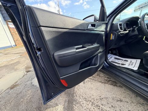 Used 2022 Kia Sportage LX image 32