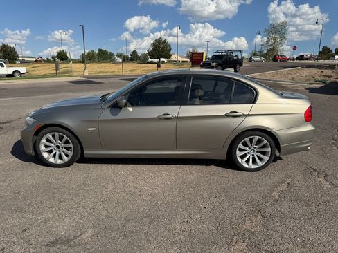 Used 2011 BMW 328i xDrive Sedan AWD/4WD image 6