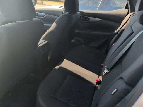 Used 2022 Nissan Rogue Sport S image 7