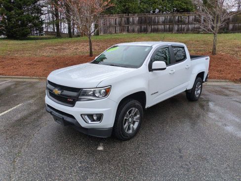 Used 2019 Chevrolet Colorado Z71 image 3