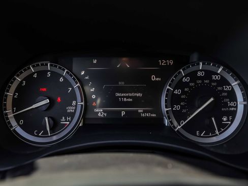 Used 2022 Toyota Highlander XLE image 27