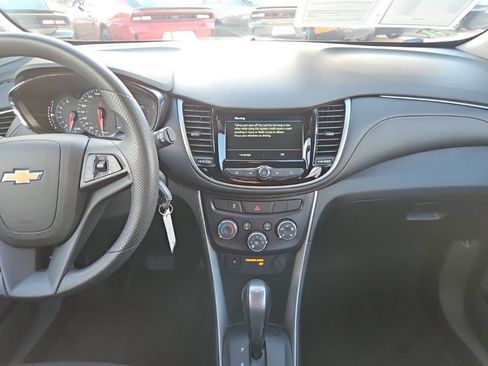 Used 2019 Chevrolet Trax LT FWD image 30