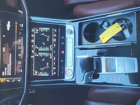 Used 2020 Audi S8 L image 16