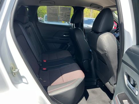 Used 2025 Nissan Kicks SR AWD/4WD image 23