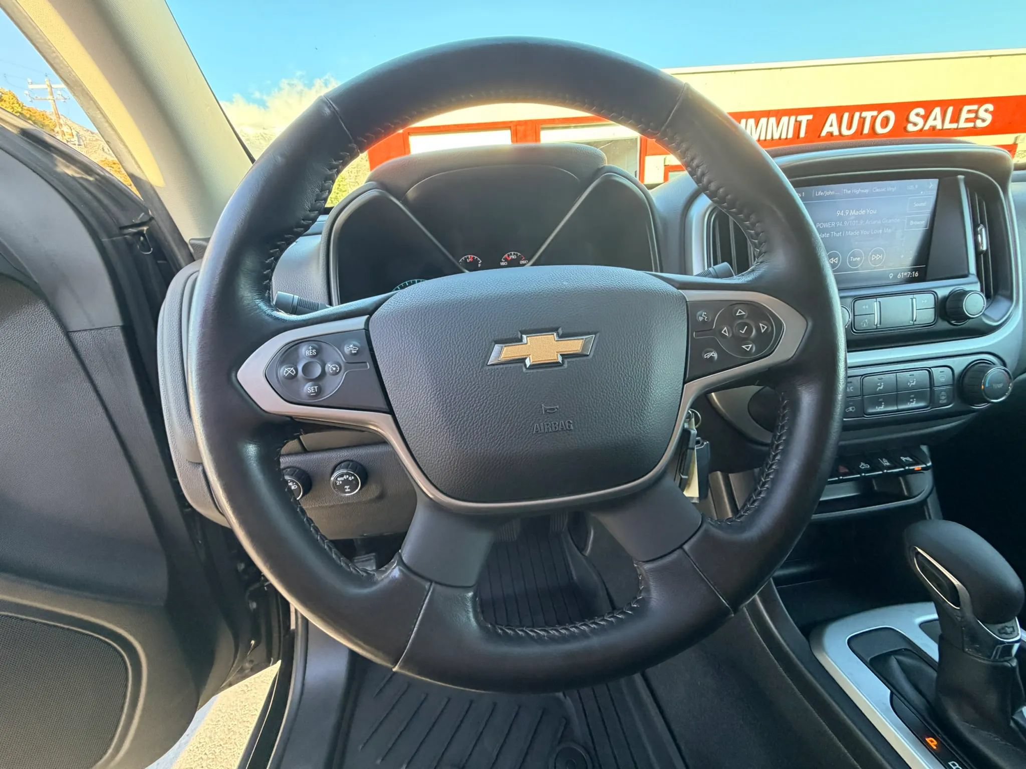 Used 2022 Chevrolet Colorado LT w/ Safety Package AWD/4WD image 11