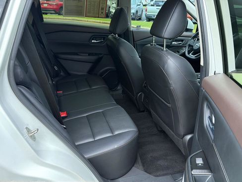 Used 2023 Nissan Rogue SL AWD/4WD image 12