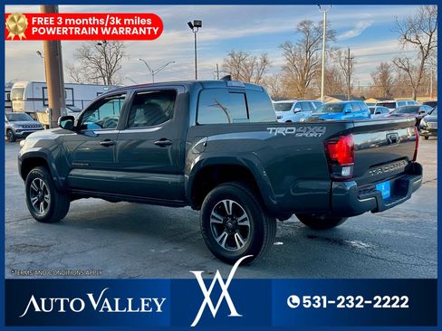 Used 2019 Toyota Tacoma TRD Sport w/ Technology Package image 5