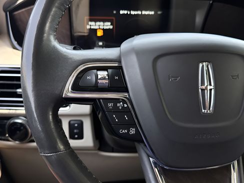 Used 2021 Lincoln Navigator Reserve w/ Luxury Package AWD/4WD image 12