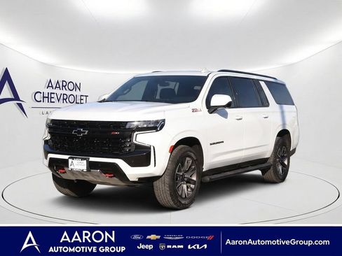 Used 2024 Chevrolet Suburban Z71 w/ Luxury Package AWD/4WD image 1