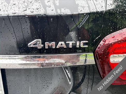 Used 2020 Mercedes-Benz GLA 250 4MATIC w/ Premium Package image 7