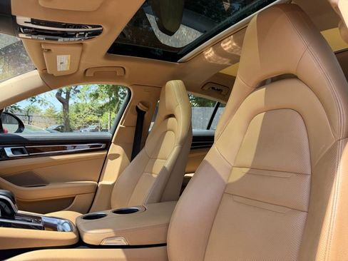 Used 2018 Porsche Panamera 4 w/ Premium Package Plus image 9
