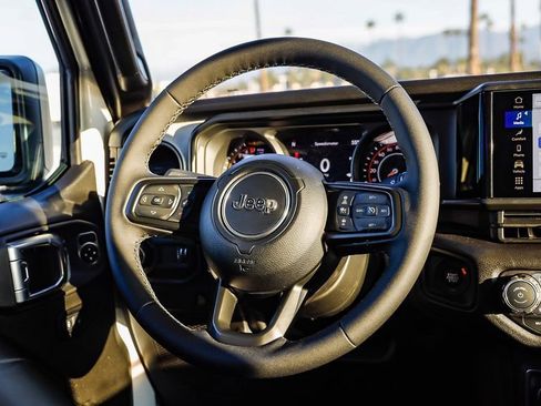New 2026 Jeep Gladiator Sport AWD/4WD image 18