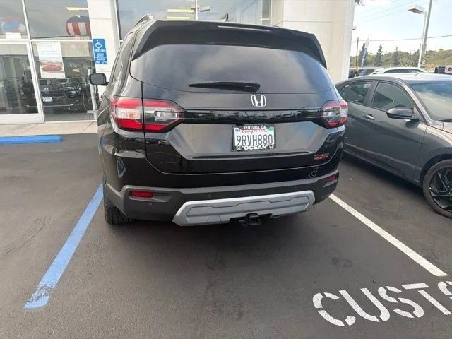 Certified 2025 Honda Pilot TrailSport image 21