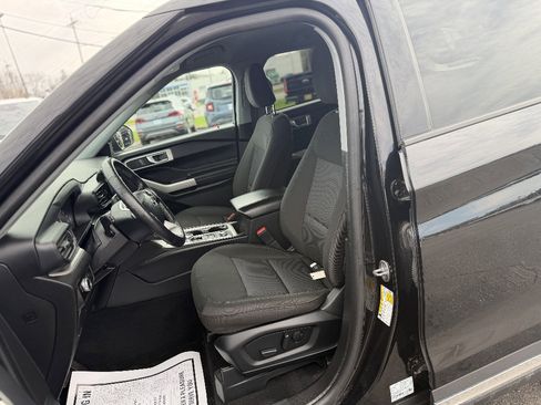 Certified 2023 Ford Explorer XLT image 12