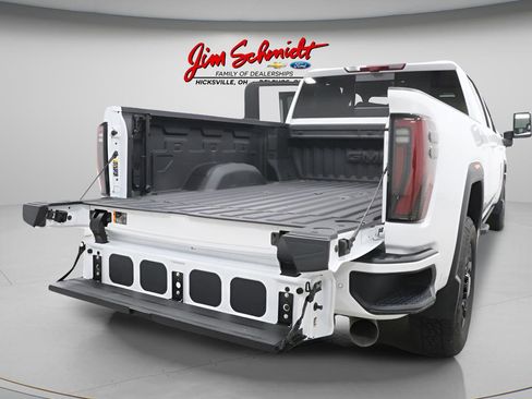 Used 2025 GMC Sierra 2500 AT4 w/ AT4 Premium Plus Package AWD/4WD image 39